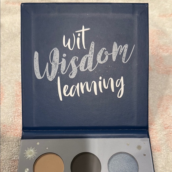 Ulta Ravenclaw Eye Shadow Palette - Picture 2 of 4